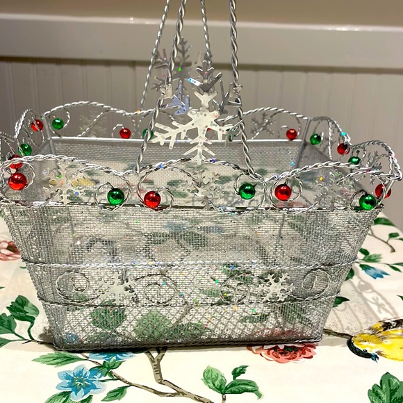 Sparkling Silver Wire Holiday Basket w Handle. Snowflakes, Green & Red Balls - Picture 1 of 9